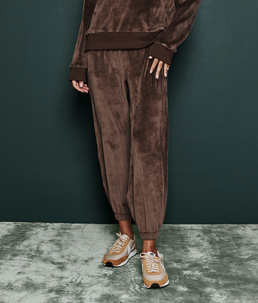 The Plush Velour Jogger - Chocolate